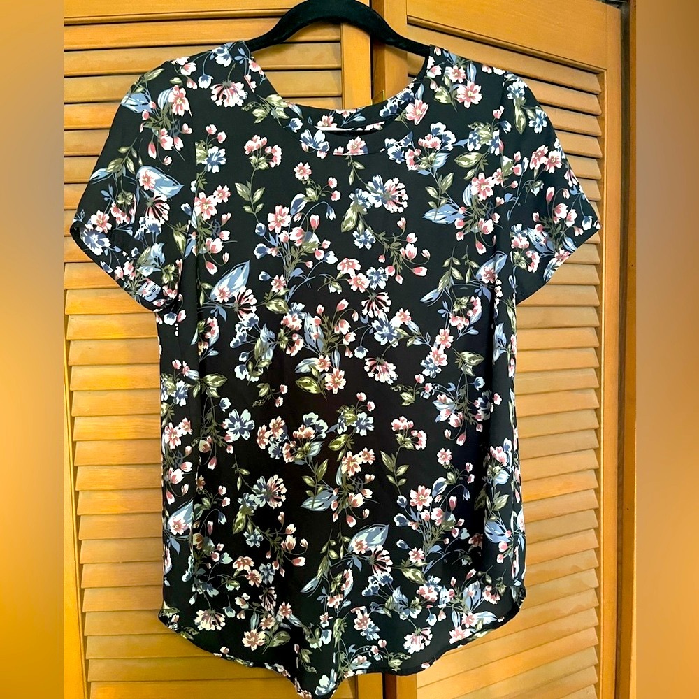 Sienna Sky Black and Pink floral Short Sleeve blouse